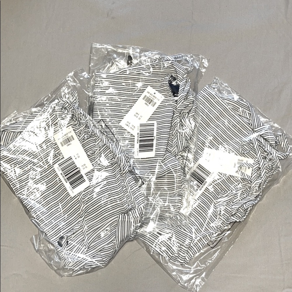 ⭐️NWT⭐️Hollister Ruffle Hem Tank Top - Picture 2 of 2